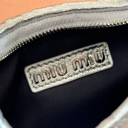 Miu Miu Geantă Exclusive Small - prezentare produs