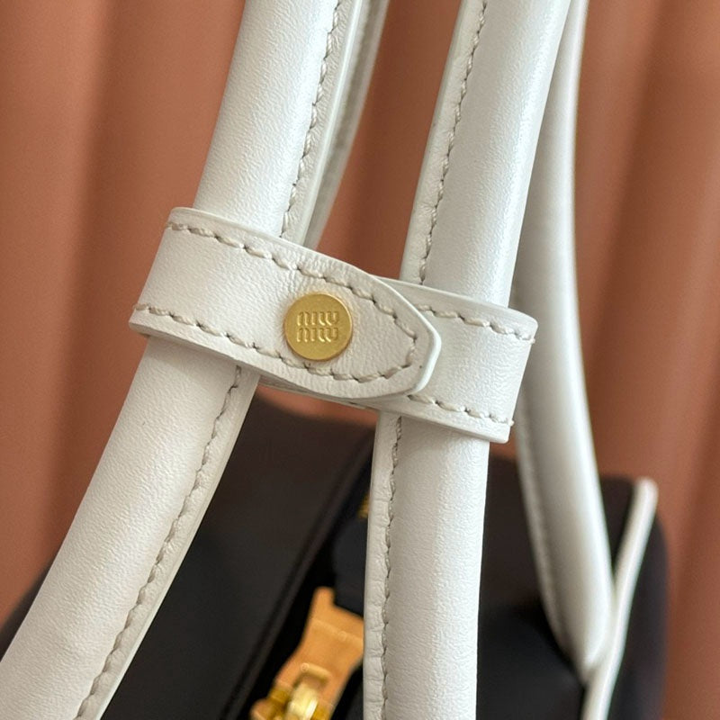 Miu Miu Geantă Exclusive - prezentare produs