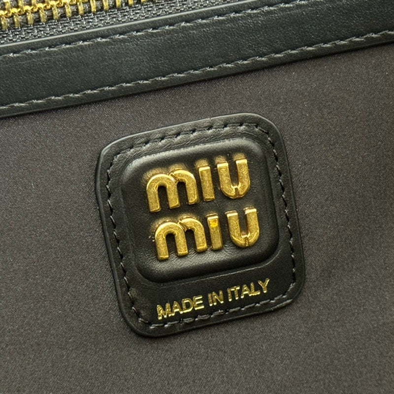 Miu Miu Geantă Exclusive - prezentare produs