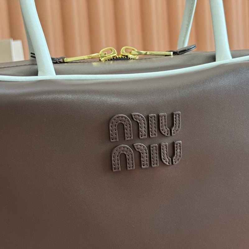 Miu Miu Geantă Exclusive - prezentare produs