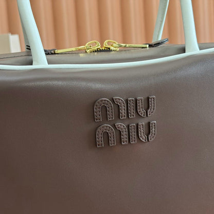 Miu Miu Geantă Exclusive - prezentare produs
