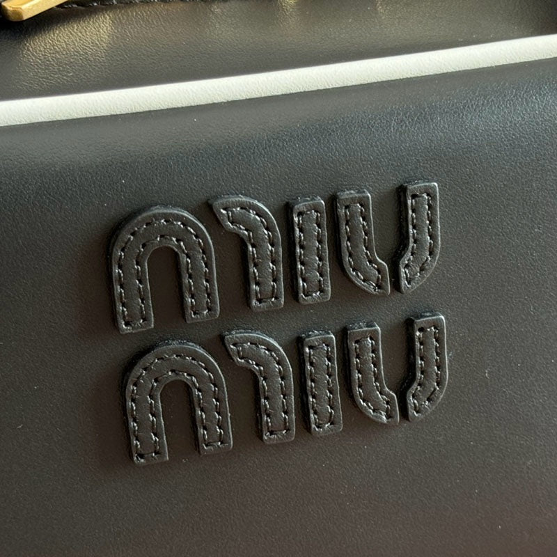Miu Miu Geantă Exclusive Small - prezentare produs