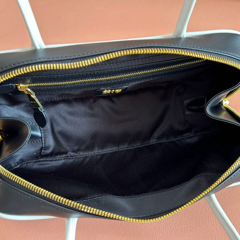 Miu Miu Geantă Exclusive Small - prezentare produs