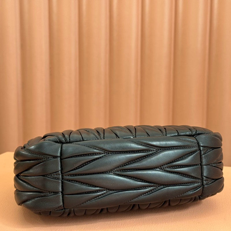 Miu Miu Geantă Exclusive Medium - prezentare produs