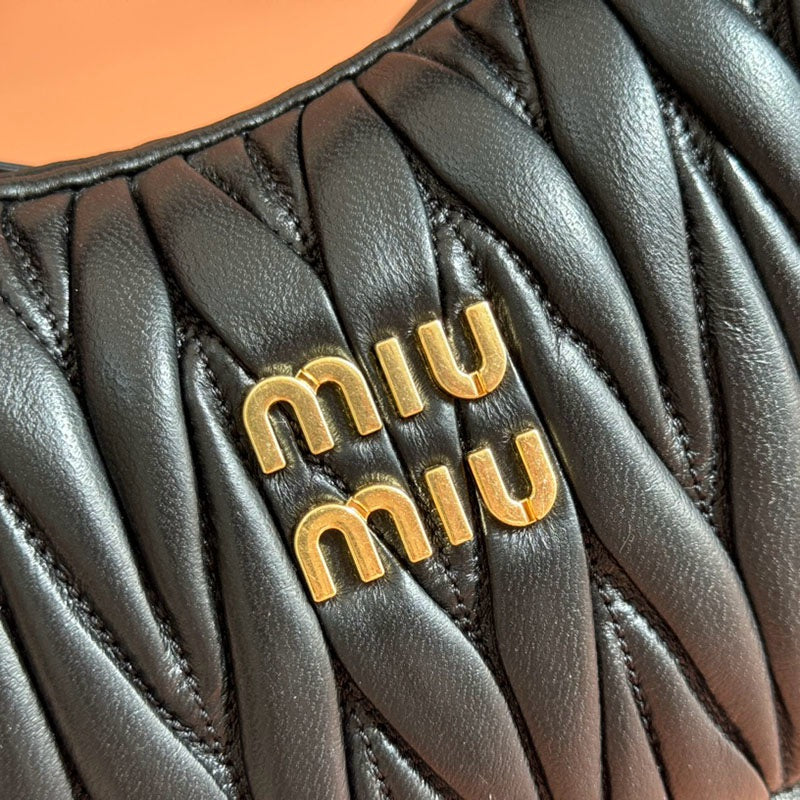 Miu Miu Geantă Exclusive Medium - prezentare produs