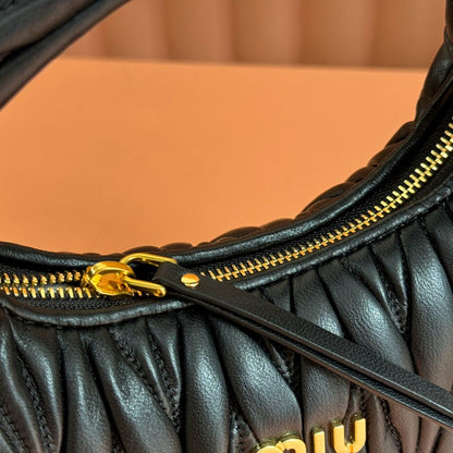 Miu Miu Geantă Exclusive Medium - prezentare produs