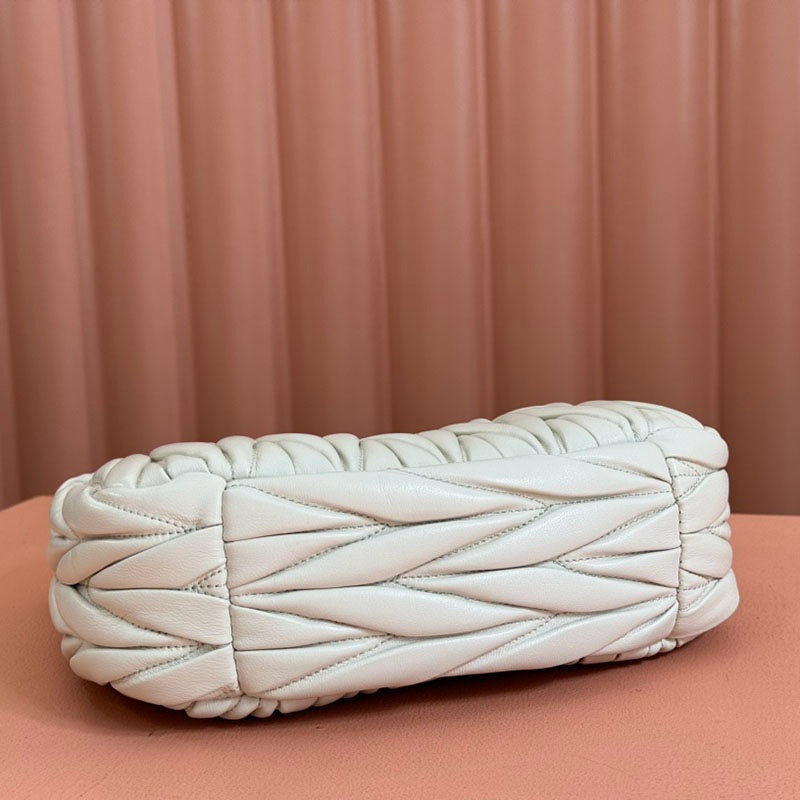 Miu Miu Geantă Exclusive Medium - prezentare produs