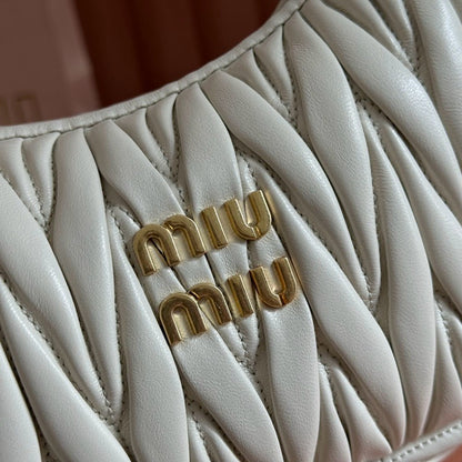 Miu Miu Geantă Exclusive Medium - prezentare produs