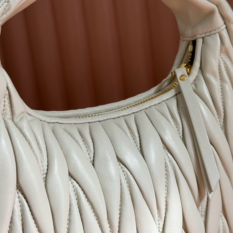 Miu Miu Geantă Exclusive Medium - prezentare produs