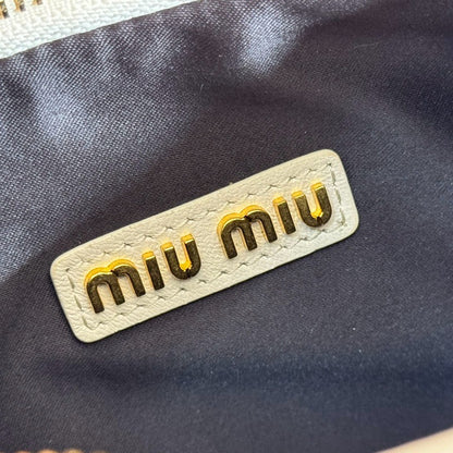 Miu Miu Geantă Exclusive Medium - prezentare produs
