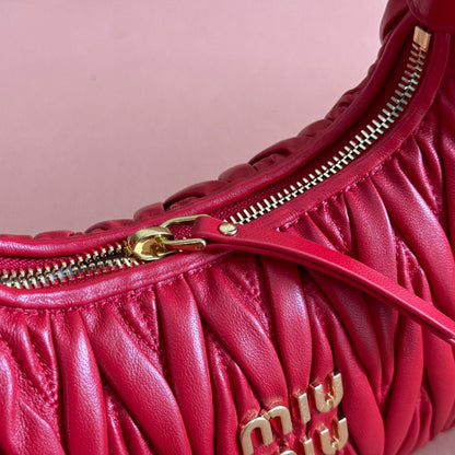 Miu Miu Geantă Exclusive Medium - prezentare produs