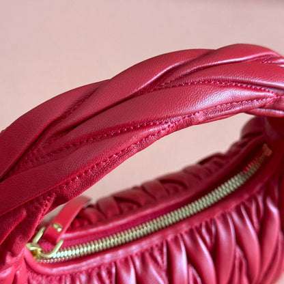 Miu Miu Geantă Exclusive Medium - prezentare produs