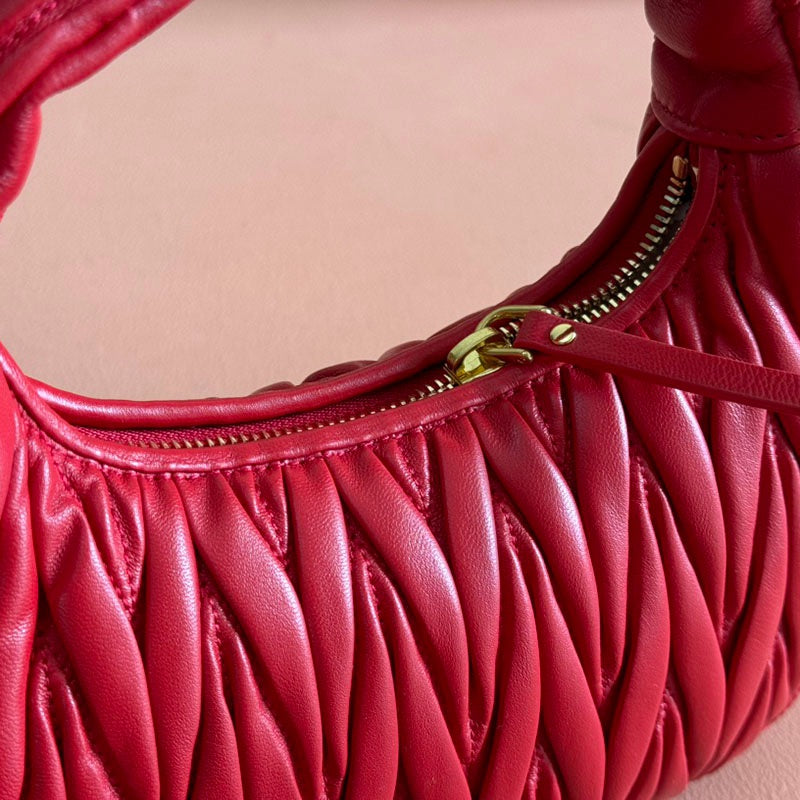 Miu Miu Geantă Exclusive Medium - prezentare produs