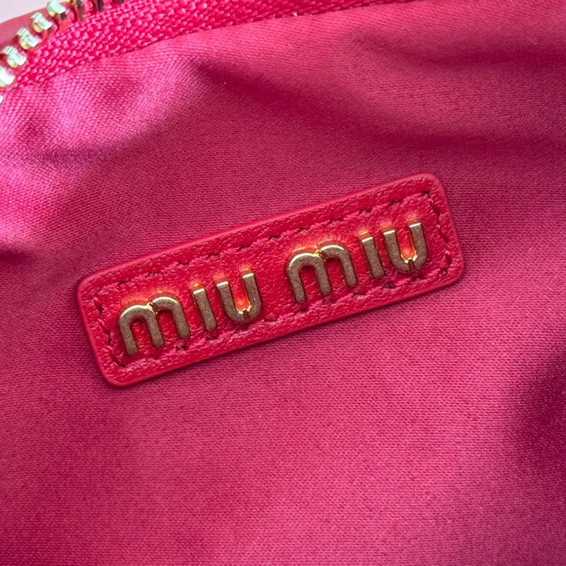 Miu Miu Geantă Exclusive Medium - prezentare produs