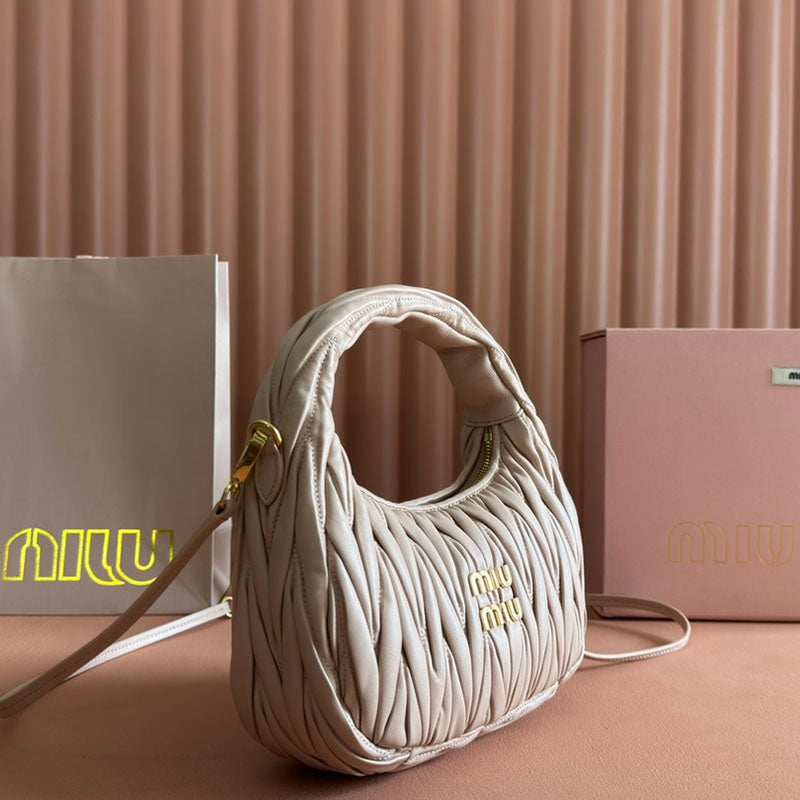 Miu Miu Geantă Exclusive Medium - prezentare produs
