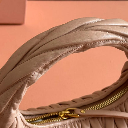 Miu Miu Geantă Exclusive Medium - prezentare produs