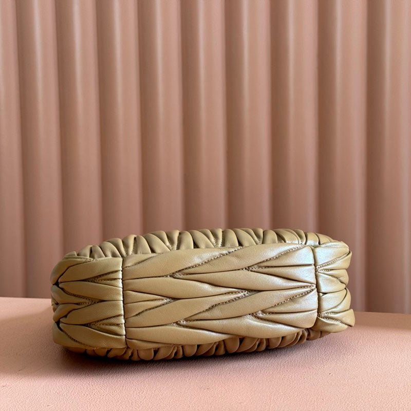 Miu Miu Geantă Exclusive Medium - prezentare produs