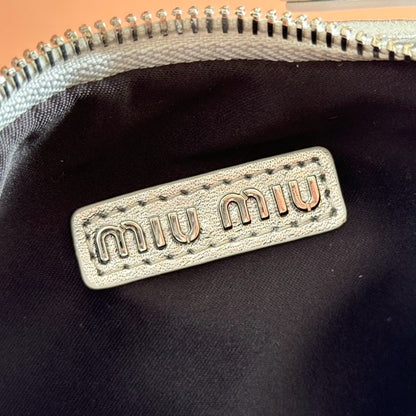 Miu Miu Geantă Exclusive Medium - prezentare produs