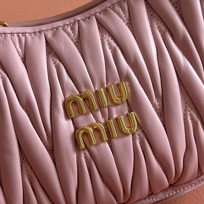Miu Miu Geantă Exclusive Medium - prezentare produs