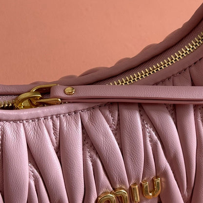 Miu Miu Geantă Exclusive Medium - prezentare produs