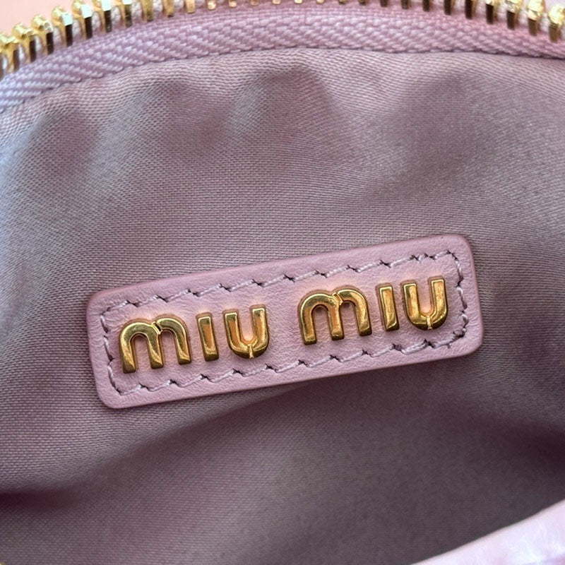 Miu Miu Geantă Exclusive Medium - prezentare produs