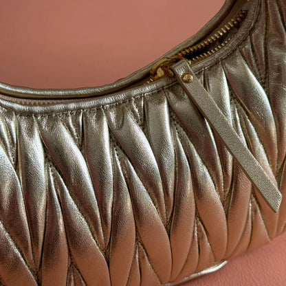 Miu Miu Geantă Exclusive Medium - prezentare produs