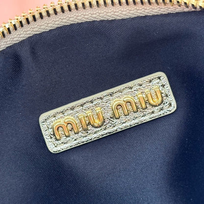 Miu Miu Geantă Exclusive Medium - prezentare produs