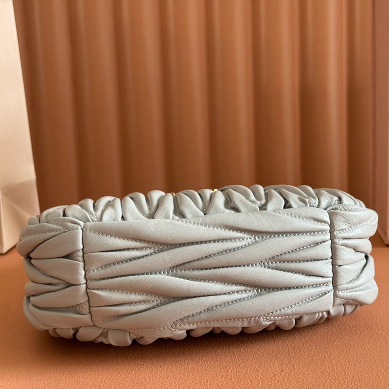 Miu Miu Geantă Exclusive Medium - prezentare produs