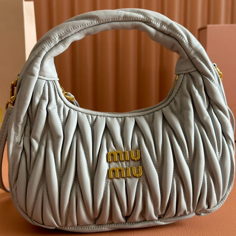 Miu Miu Geantă Exclusive Medium - prezentare produs