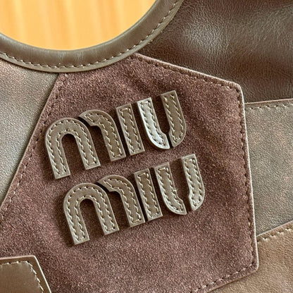 Miu Miu Geantă Exclusive Medium - prezentare produs