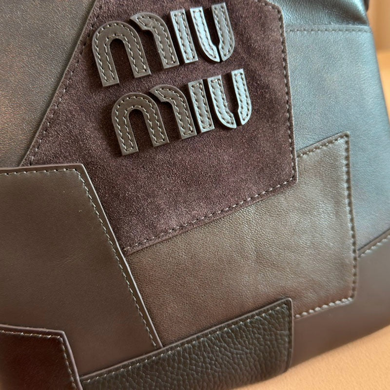 Miu Miu Geantă Exclusive Medium - prezentare produs