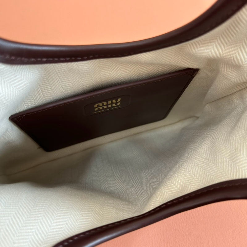 Miu Miu Geantă Exclusive Medium - prezentare produs