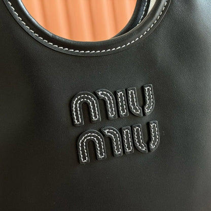 Miu Miu Geantă Exclusive - prezentare produs