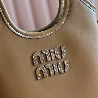 Miu Miu Geantă Exclusive - prezentare produs