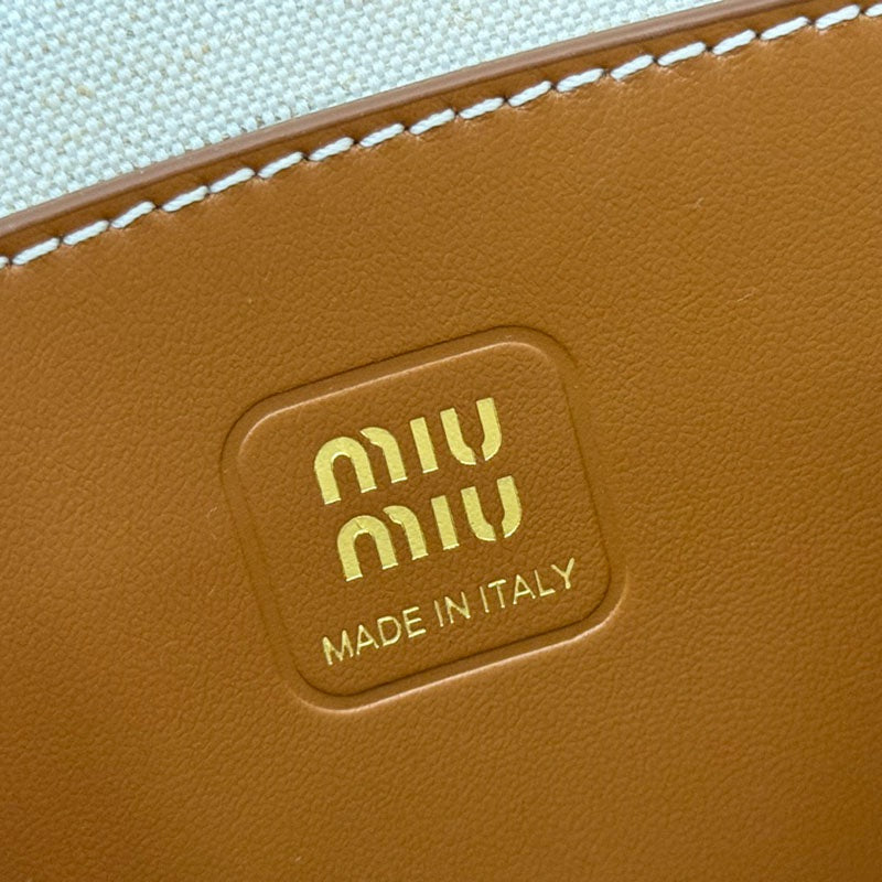 Miu Miu Geantă Exclusive - prezentare produs