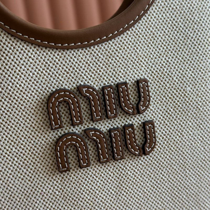 Miu Miu Geantă Exclusive - prezentare produs