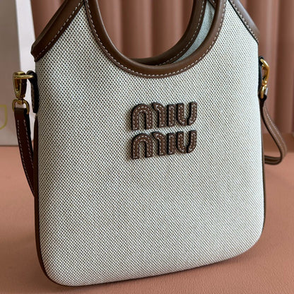 Miu Miu Geantă Exclusive - prezentare produs