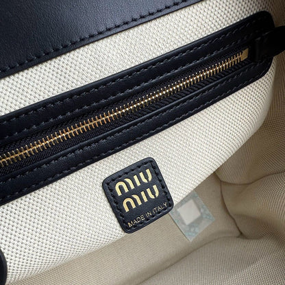 Miu Miu Geantă Exclusive Big - prezentare produs