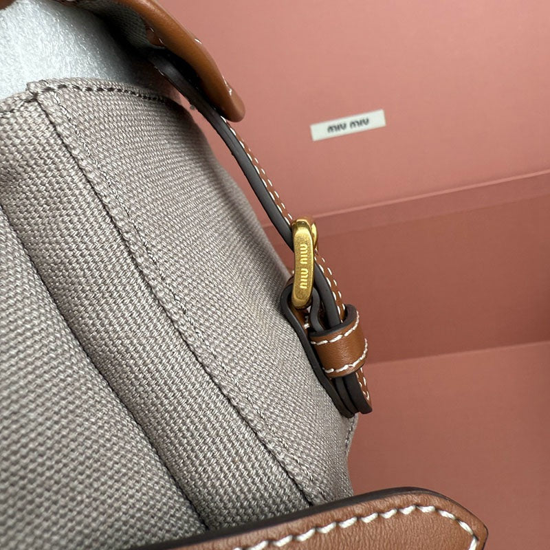 Miu Miu Geantă Exclusive Medium - prezentare produs