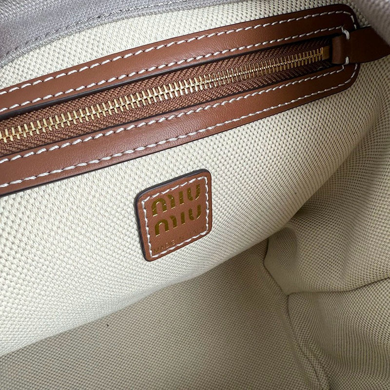 Miu Miu Geantă Exclusive Medium - prezentare produs
