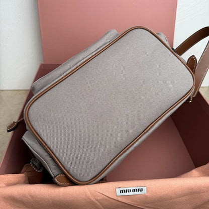 Miu Miu Geantă Exclusive Medium - prezentare produs