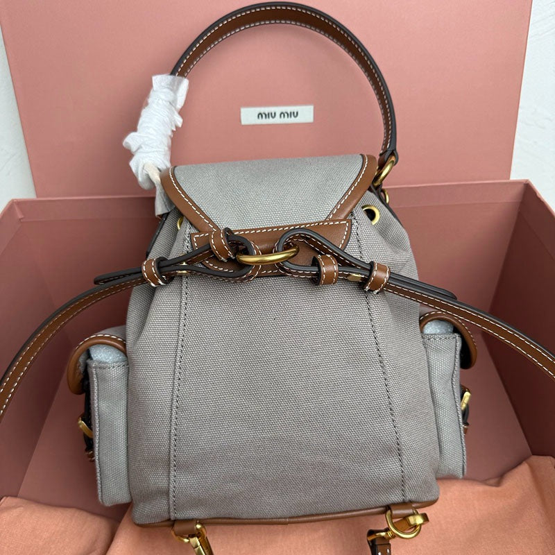 Miu Miu Geantă Exclusive Medium - prezentare produs