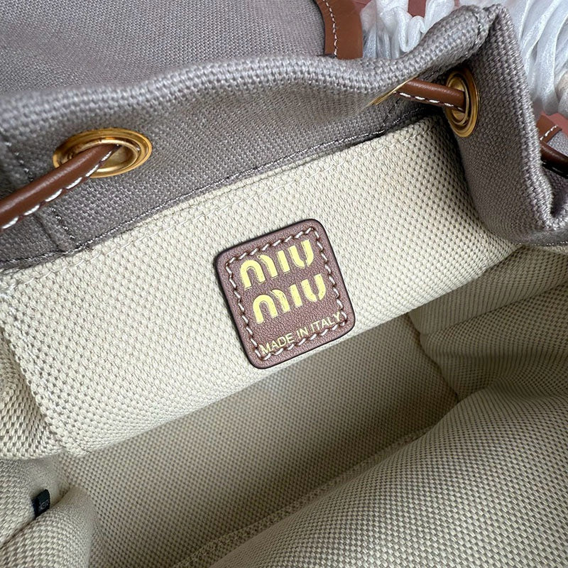 Miu Miu Geantă Exclusive Medium - prezentare produs