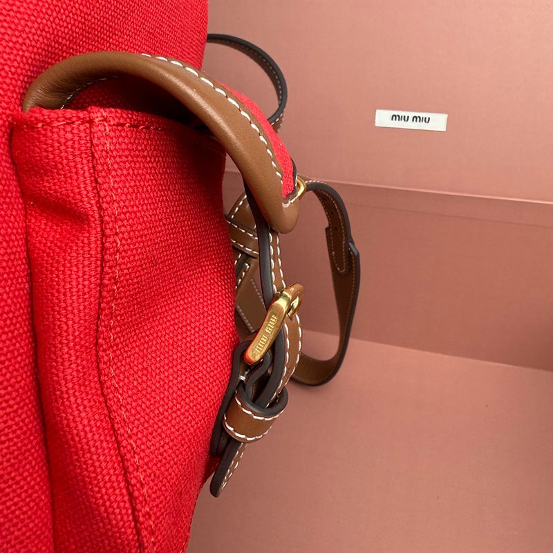 Miu Miu Geantă Exclusive Big - prezentare produs