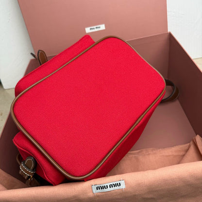 Miu Miu Geantă Exclusive Big - prezentare produs