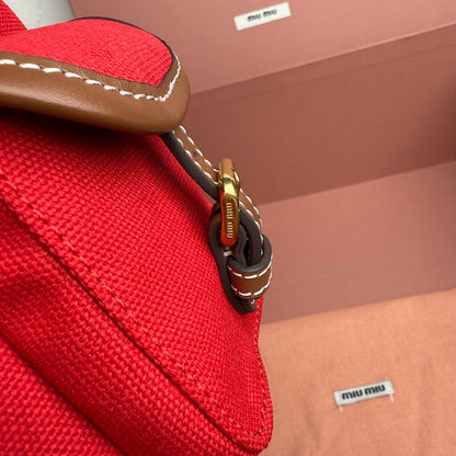 Miu Miu Geantă Exclusive Medium - prezentare produs