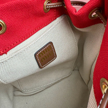 Miu Miu Geantă Exclusive Medium - prezentare produs
