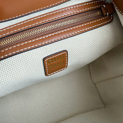 Miu Miu Geantă Exclusive Big - prezentare produs