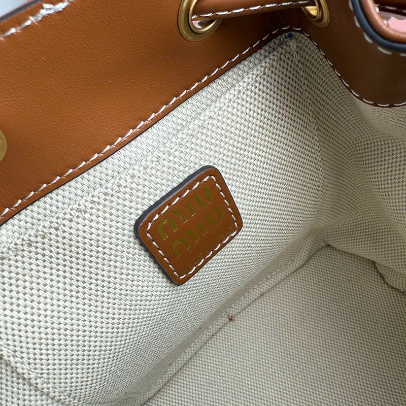 Miu Miu Geantă Exclusive Medium - prezentare produs