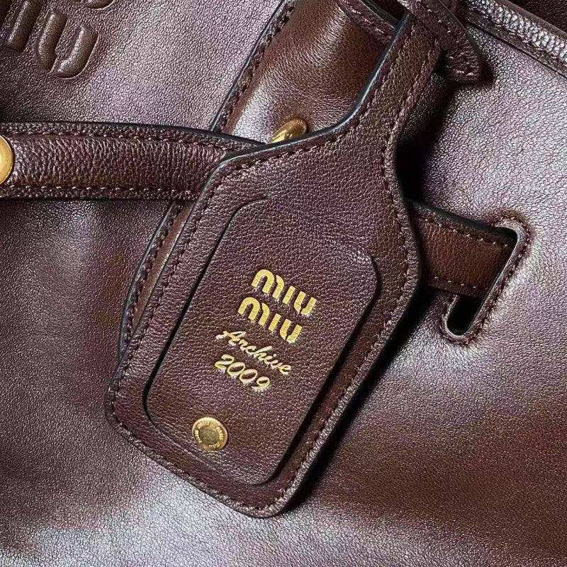 Miu Miu Woman Geantă Exclusive - prezentare produs